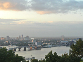 City with bridge on the middle of the river